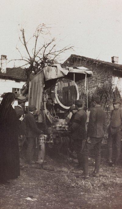 Album de la Première Guerre mondiale en Frioul-Vénétie Julienne : voiture photoélectrique, 01-04/1916 (photo n/b) - Elena Bianconcini