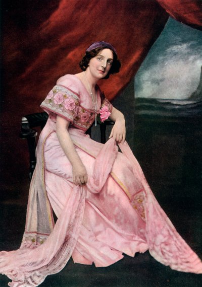 Edith Clegg, 1911-1912 - Elliott and Fry
