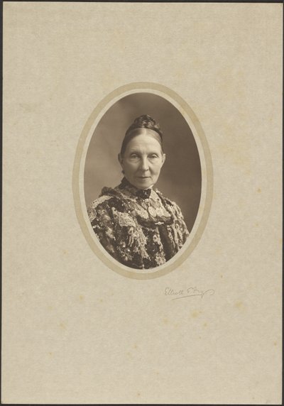 Mme Knowles - Elliott and Fry