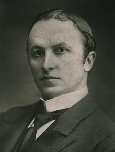 Le très honorable Lord Curzon de Kedleston, années 1890 - Elliott and Fry