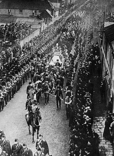 Le passage de la Reine Victoria, 1901 1937 - Elliott and Fry