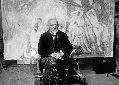 Paul Cézanne (1839-1906) peintre français en 1904 devant une de ses toiles montrant des nageurs - Emile Bernard
