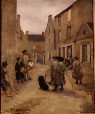 Enfants jouant avec des cerceaux dans une rue, Arromanches - Emily  Childers
