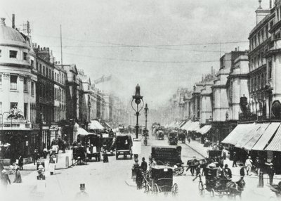 252-260 Regent Street, Westminster : vue vers le nord vers Oxford Circus, 1890 - English Photographer