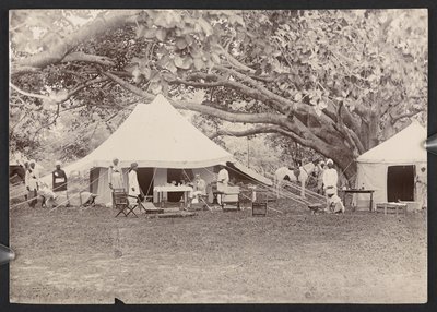 J.J. Cotton en topi et tente - English Photographer