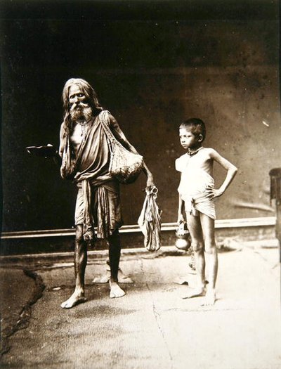 Un Fakir et son assistant, Inde, vers 1880 - English Photographer