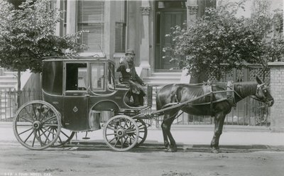 Un cab à quatre roues - English Photographer