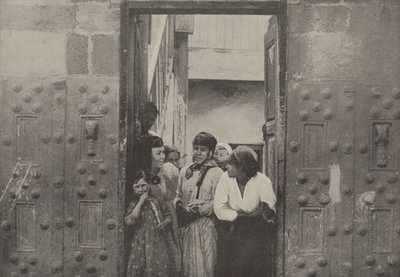 Portes en pierre anciennes, Tibériade, une ville sur le lac de Galilée, dans le voisinage de laquelle notre Sauveur ? - English Photographer