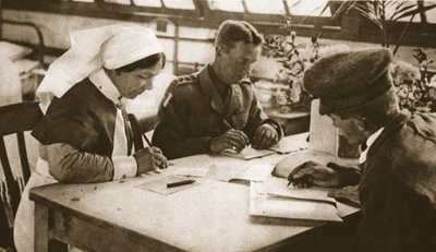 Australiens et conscription : comment le vote australien est pris dans un hôpital de Londres, illustration de The Illustrated War News, 25 octobre 1916 - English Photographer