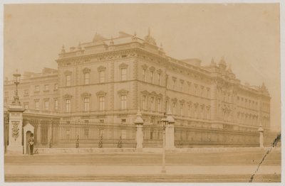 Palais de Buckingham, 1876 - English Photographer