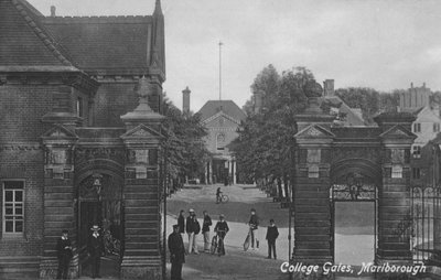 Portes du collège, Marlborough College, Wiltshire - English Photographer