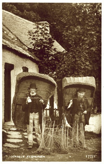 Pêcheurs en coracle (photo n/b) - English Photographer