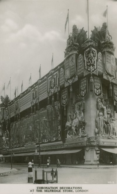 Décorations de couronnement au magasin Selfridge, Londres - English Photographer
