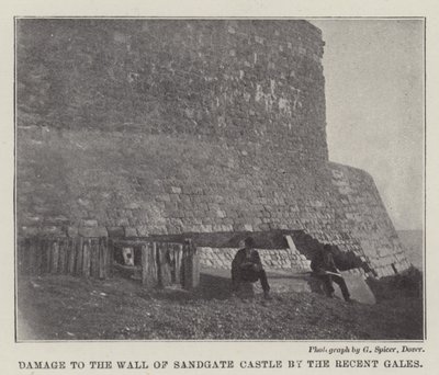 Dommages au mur du château de Sandgate par les récentes tempêtes - English Photographer