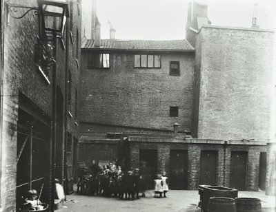 Dufferin Street : Costermongers Buildings, Londres, 1896 - English Photographer