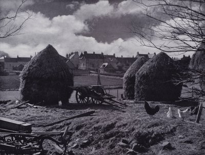 Meules de ferme et toits de village à Oxton, Lauderdale - English Photographer