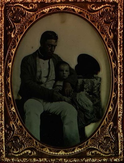 Père et enfant, vers 1850 (ambrotype) - English Photographer