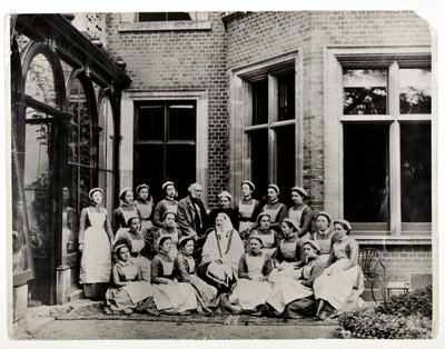 Florence Nightingale avec Sir Harry Verney et Miss Crossland, au centre d
