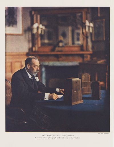 George V diffusant son message de Noël au Commonwealth britannique et à l