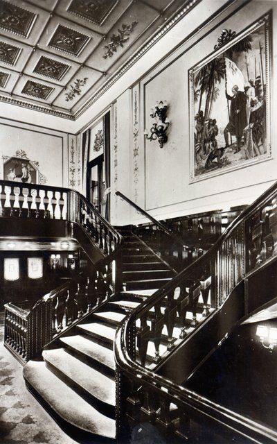 Grand escalier à bord du HMS Homeric - English Photographer