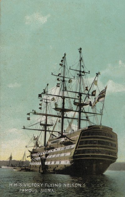 HMS Victory arborant le célèbre signal de Nelson - English Photographer