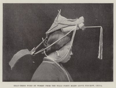 Coiffure portée par les femmes des collines à quarante miles au-dessus de Foochow, Chine - English Photographer