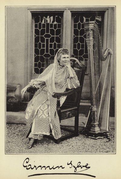 Sa Majesté la Reine de Roumanie - English Photographer