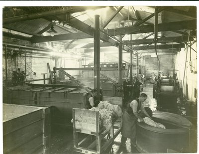 Teinturerie hydraulique, usine de tapis, 1923 - English Photographer