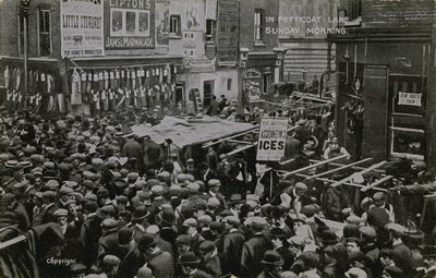 À Petticoat Lane, Londres, le dimanche matin - English Photographer
