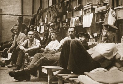 Dans les quartiers, Handforth, illustration de Prisonniers allemands en Grande-Bretagne - English Photographer