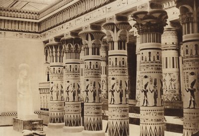 Intérieur du musée égyptien avec le portique de Philae - English Photographer