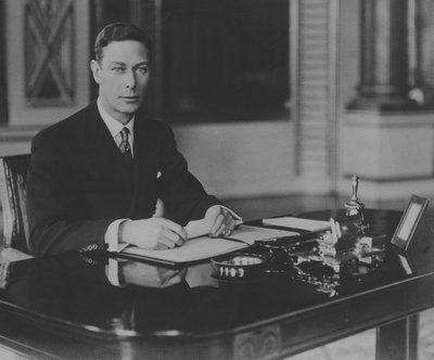 Roi George VI, à son bureau - English Photographer