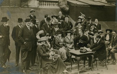 Écouter Sir James Barrie lire The Admirable Crichton sur le toit de Wyndham en 1912 - English Photographer