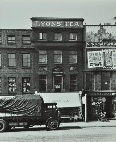 Lyons Coffee House, 7 Blackfriars Road, 1935 - English Photographer