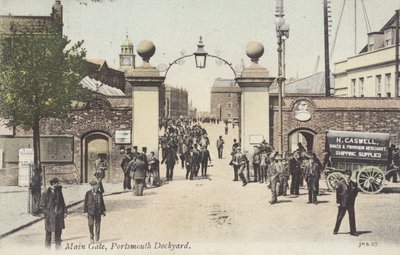 Porte principale, chantier naval de Portsmouth - English Photographer