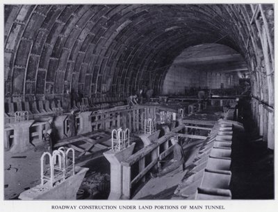 Tunnel de Mersey: Construction de la Chaussée sous les Portions Terrestres du Tunnel Principal - English Photographer
