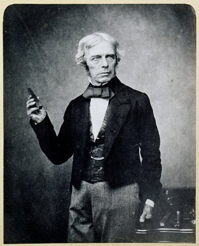 Michael Faraday tenant un aimant en barre, par Maull et Polyblank - English Photographer
