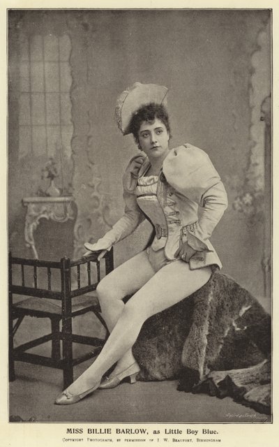 Miss Billie Barlow, en Petit Garçon Bleu - English Photographer