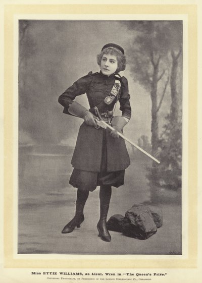 Miss Ettie Williams, en Lieutenant Wren dans The Queens Prize - English Photographer