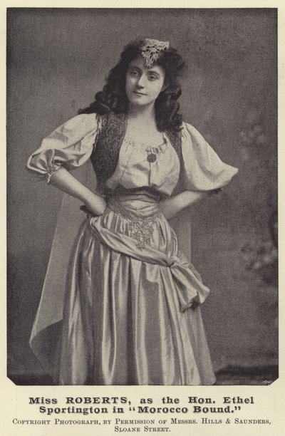 Mlle Roberts, en Hon Ethel Sportington dans Morocco Bound - English Photographer