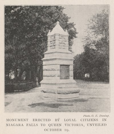 Monument érigé par des citoyens loyaux à Niagara Falls à la reine Victoria, dévoilé le 19 octobre - English Photographer