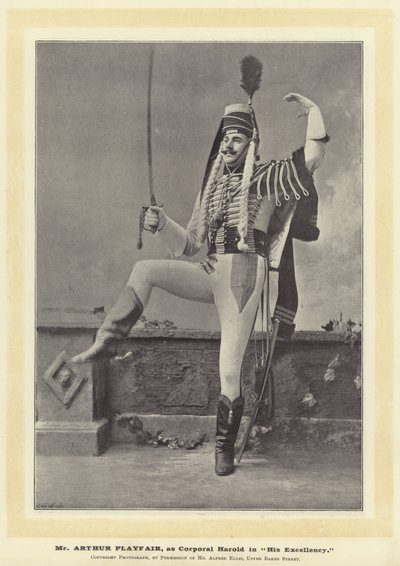 Mr Arthur Playfair, en Caporal Harold dans His Excellency - English Photographer