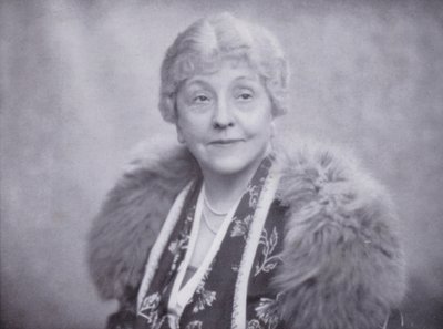Mme Laura Henderson, propriétaire du Windmill Theatre, Piccadilly, Londres - English Photographer