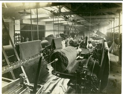 Salle de feutrage à aiguilles, Long Meadow mill, 1923 - English Photographer