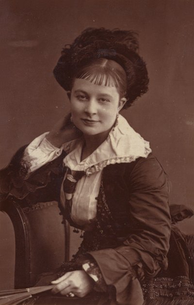 Nellie Power - English Photographer