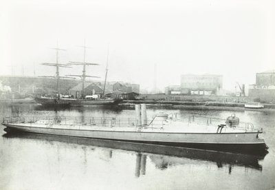 Un des trois torpilleurs construits pour le gouvernement portugais, Londres, 1881 - English Photographer