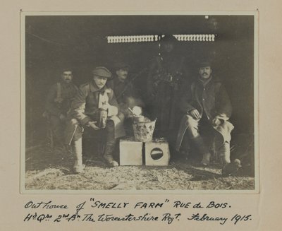Dépendance de SMELLY FARM Rue de Bois. QG 2e Bn Le Régiment de Worcestershire. Février 1915 - English Photographer