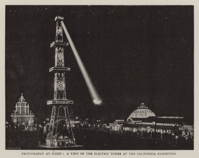 Photographie de Nuit, une Vue de la Tour Électrique à l