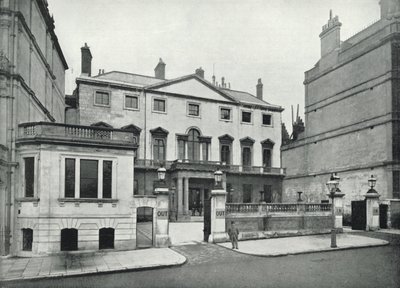 Piccadilly, le Naval and Military Club - English Photographer