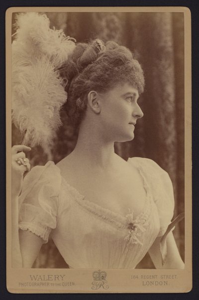 Portrait, La Comtesse de Warwick - English Photographer